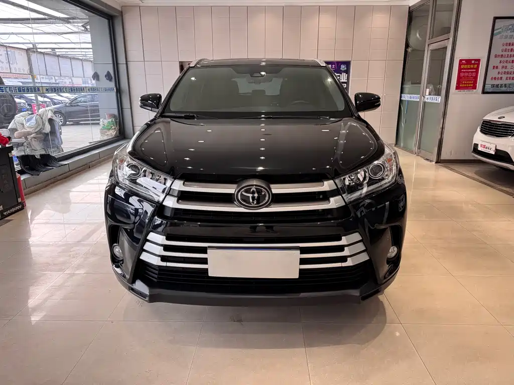 TOYOTA HIGHLANDER