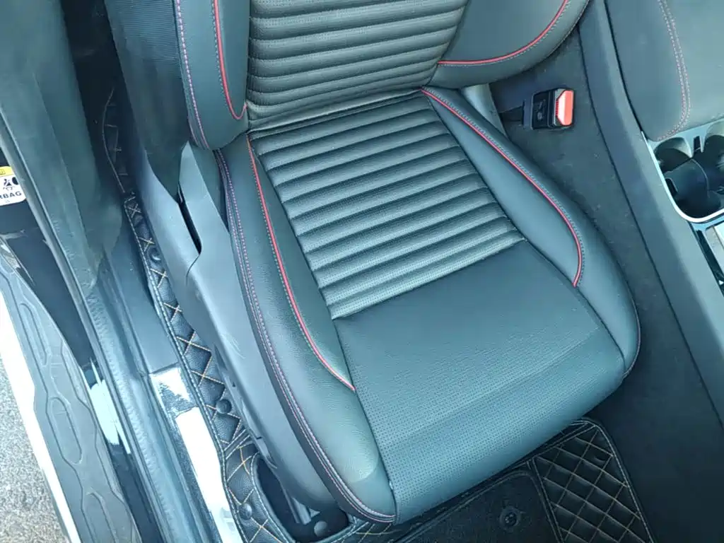 Land Rover Discovery Sport — миниатюра 25