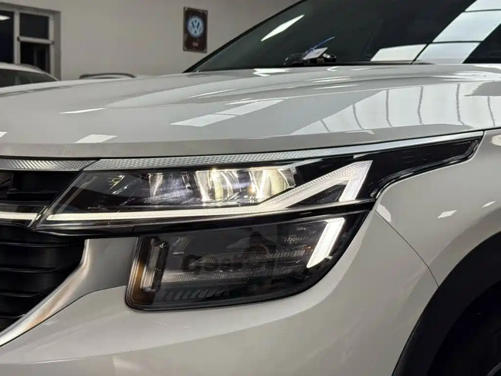 Kia Seltos 2024 Белый из Китая