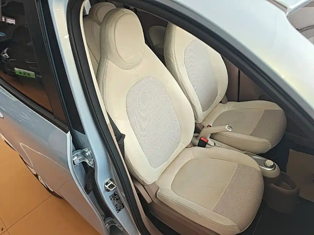 Wuling MINIEV — миниатюра 25