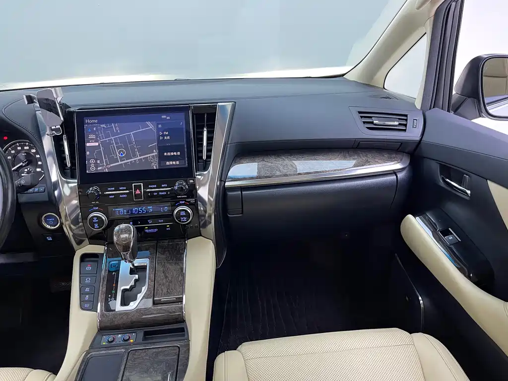 Toyota Vellfire — миниатюра 5