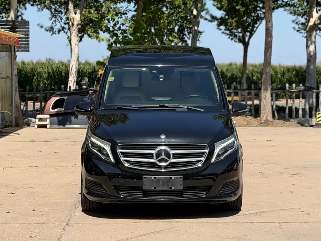 Mercedes-Benz V-Class — миниатюра 2