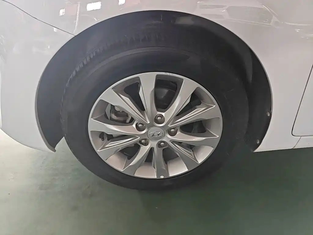 Hyundai Elantra Langdong — миниатюра 23