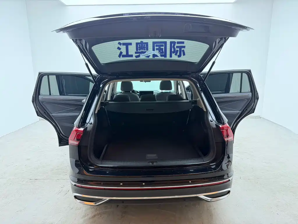 Volkswagen Tiguan L — миниатюра 20
