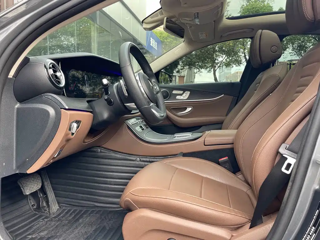Mercedes-Benz E-Class — миниатюра 5