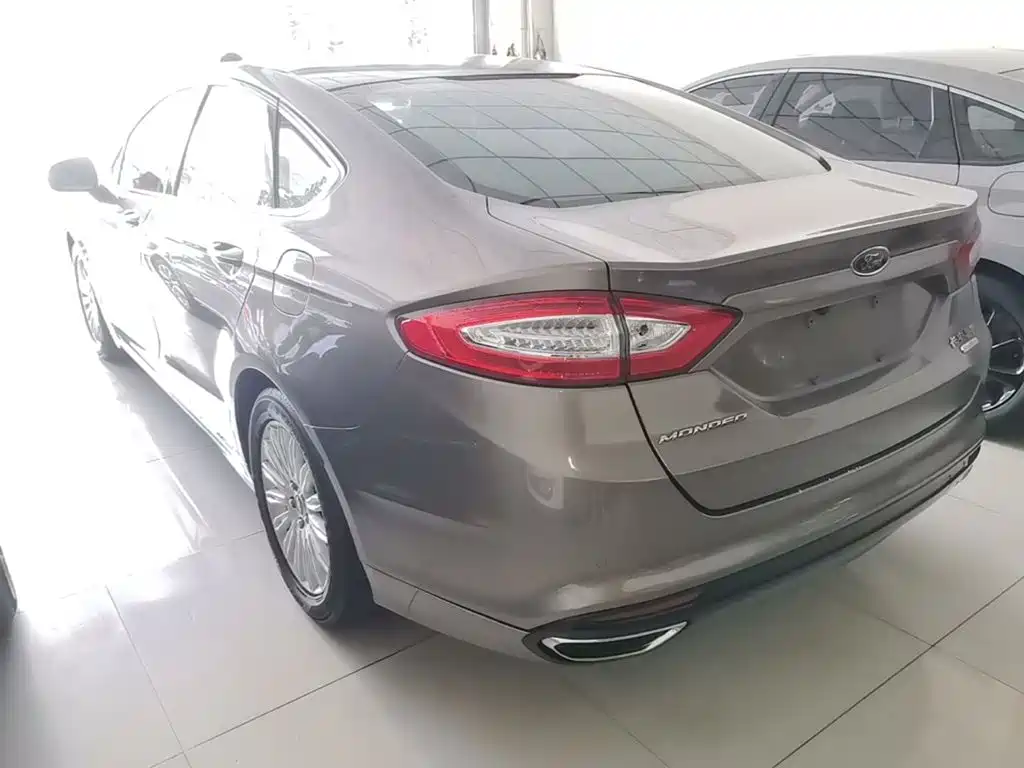 Ford Mondeo — миниатюра 5