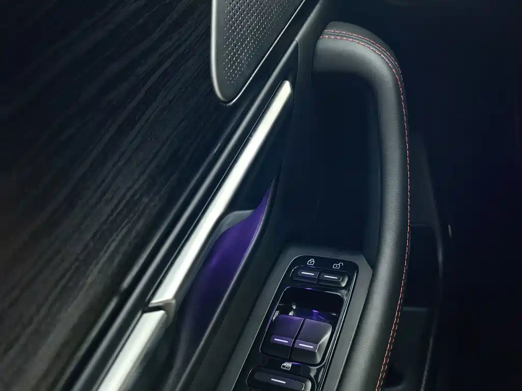 XPeng P7 — миниатюра 12