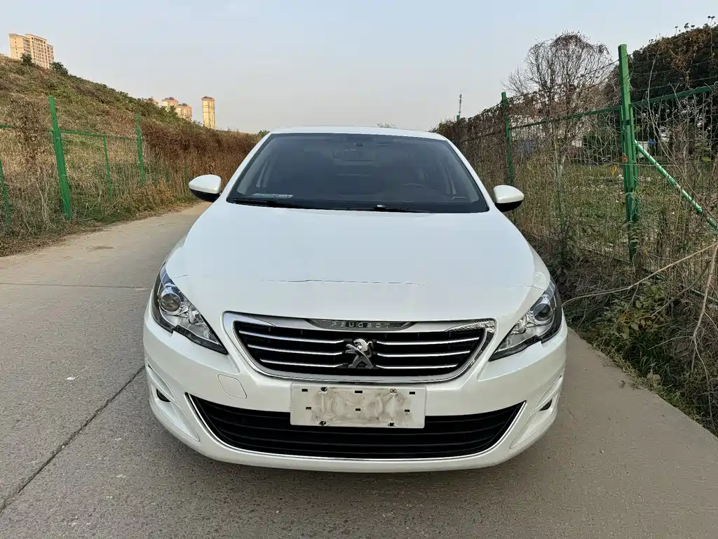 PEUGEOT 408