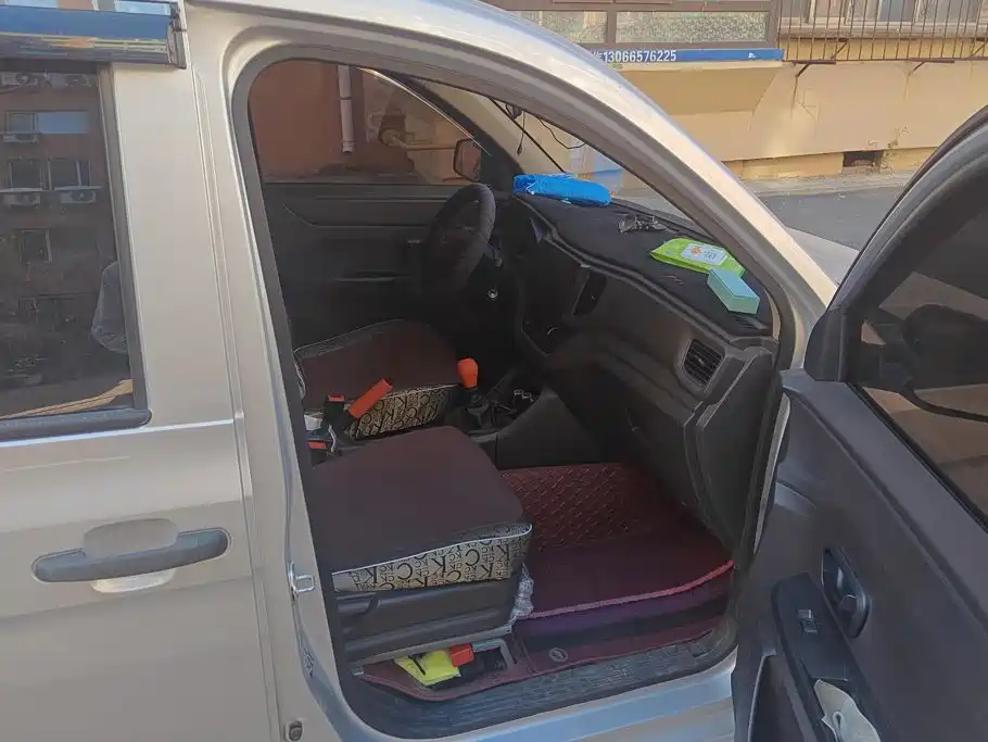 Wuling Hongguang V — миниатюра 8