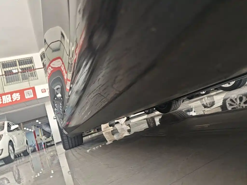 Tesla Model 3 — миниатюра 21