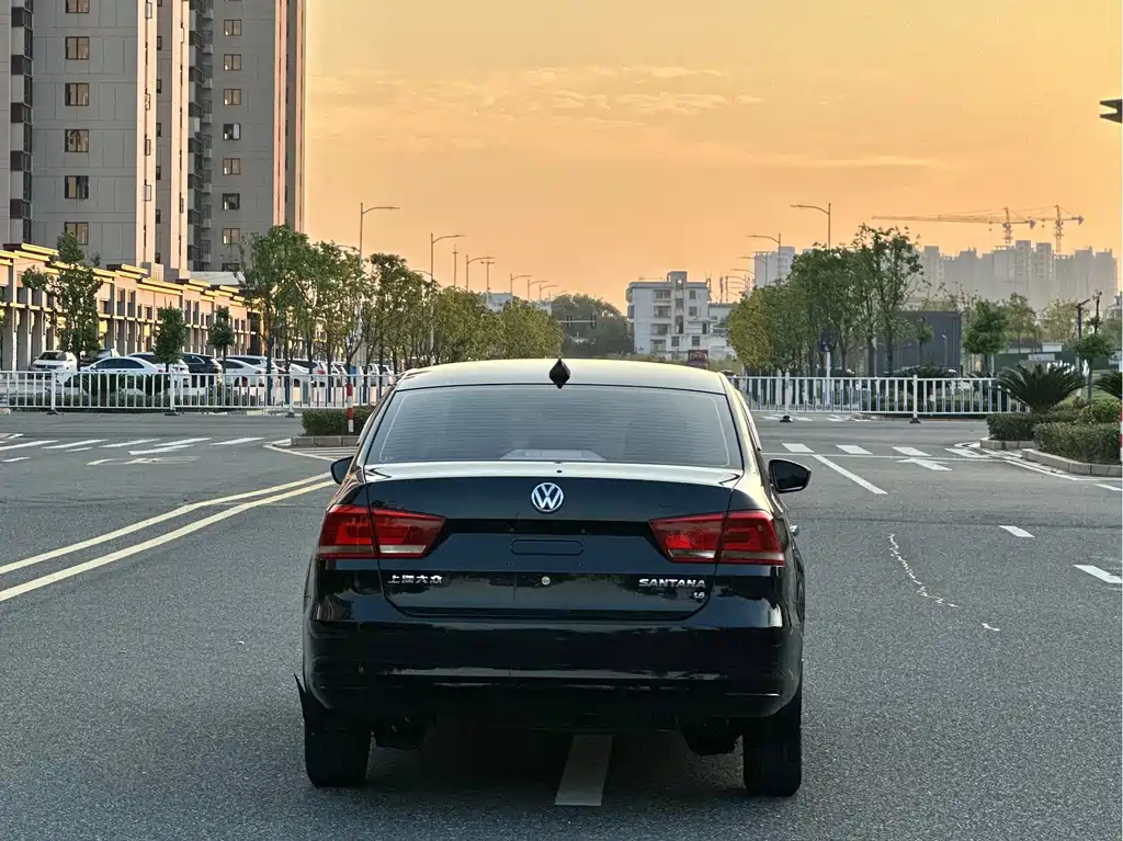 Volkswagen Santana — миниатюра 5