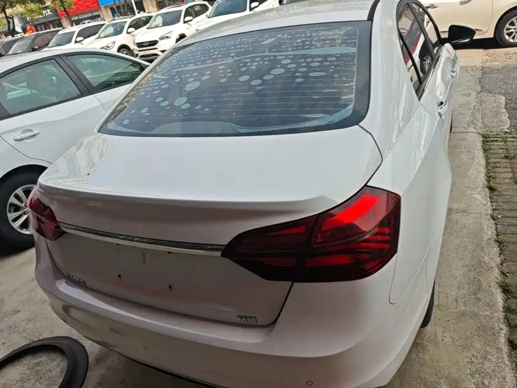 Geely Emgrand — миниатюра 6