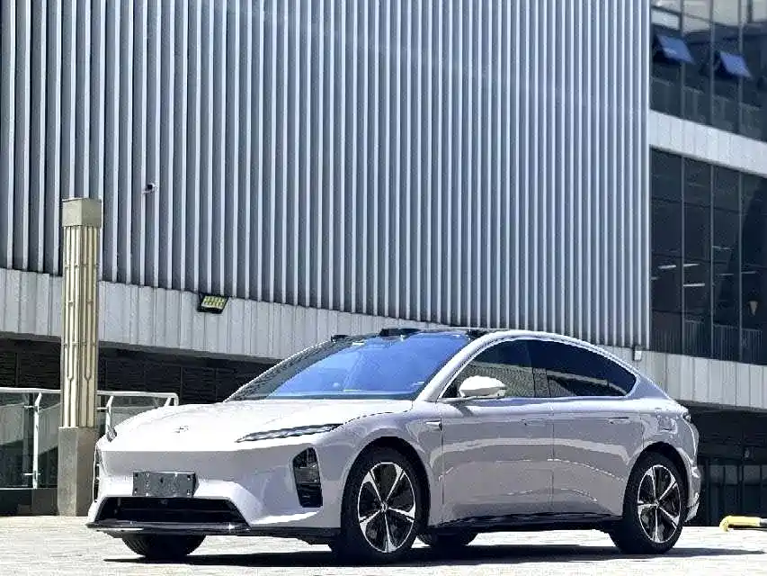 NIO ET5