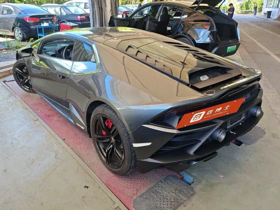 Lamborghini Huracán — миниатюра 3