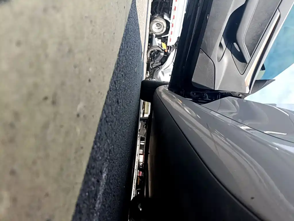 Tesla Model 3 — миниатюра 22
