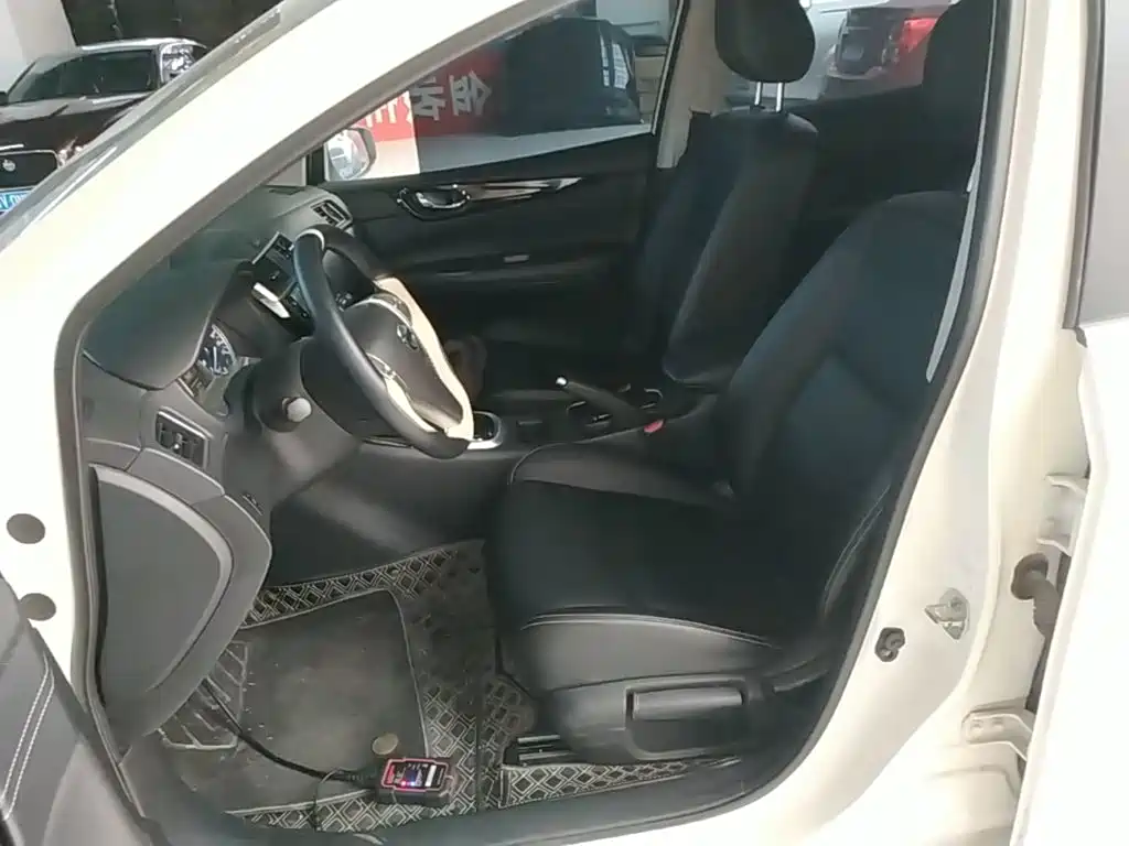 Nissan Tiida — миниатюра 15