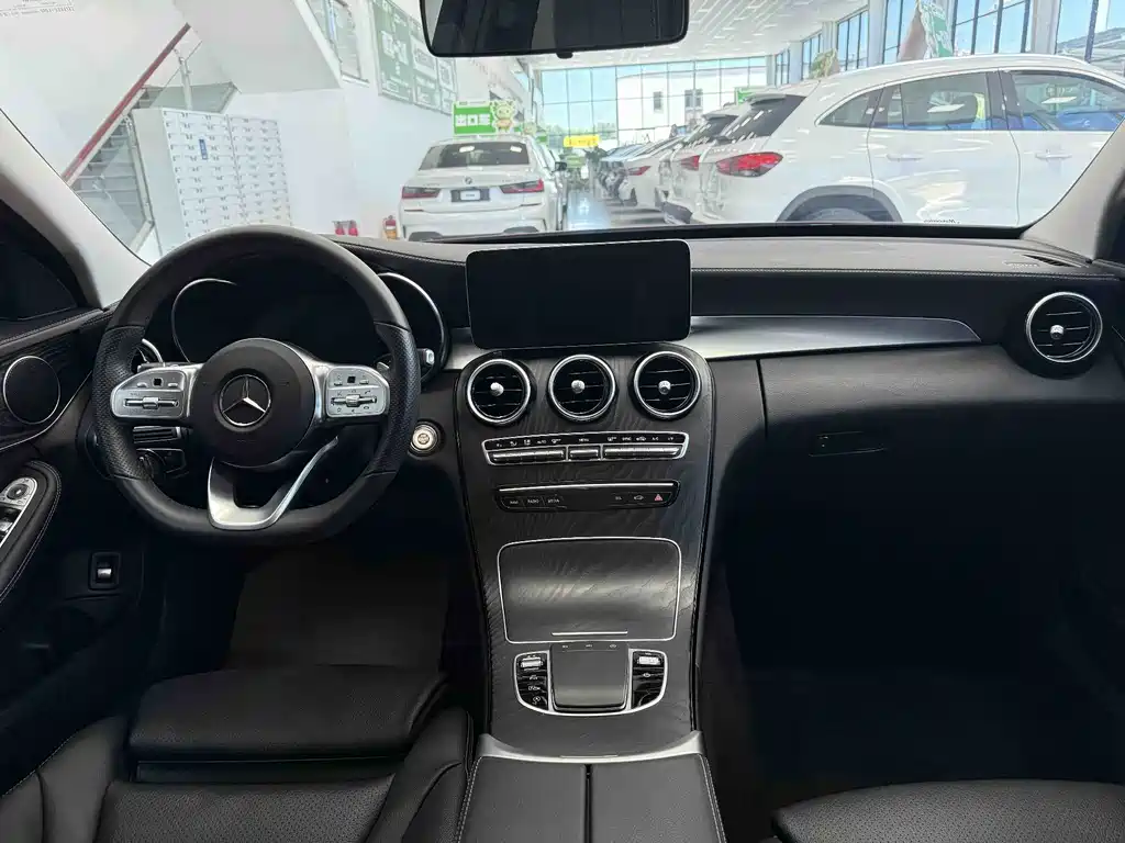 Mercedes-Benz C-Class — миниатюра 13