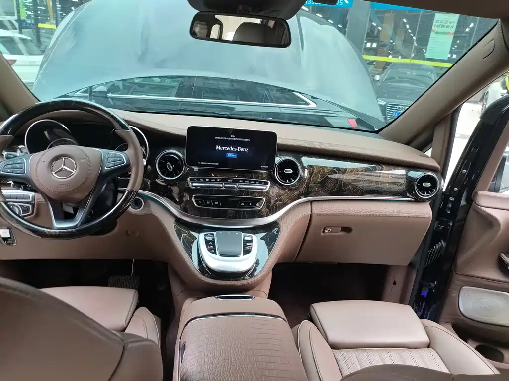 Mercedes-Benz V-Class — миниатюра 6