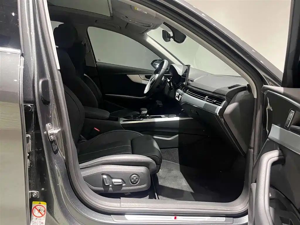 Audi A4L 2023 40 TFSI Fashion