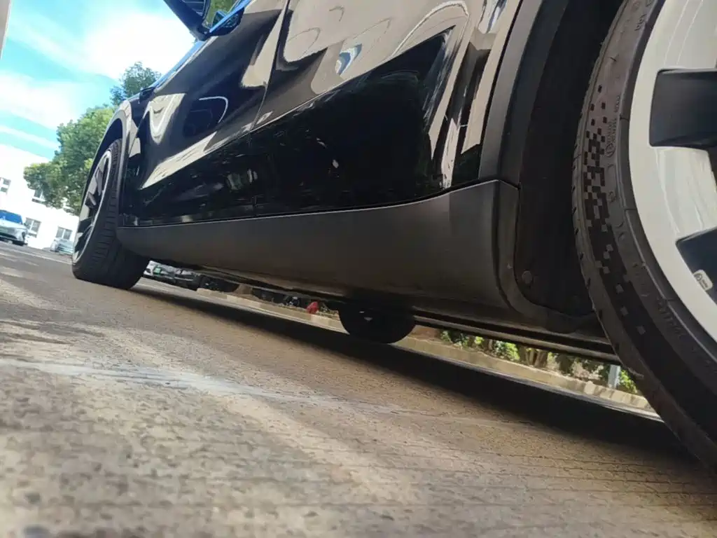 Tesla Model Y — миниатюра 22