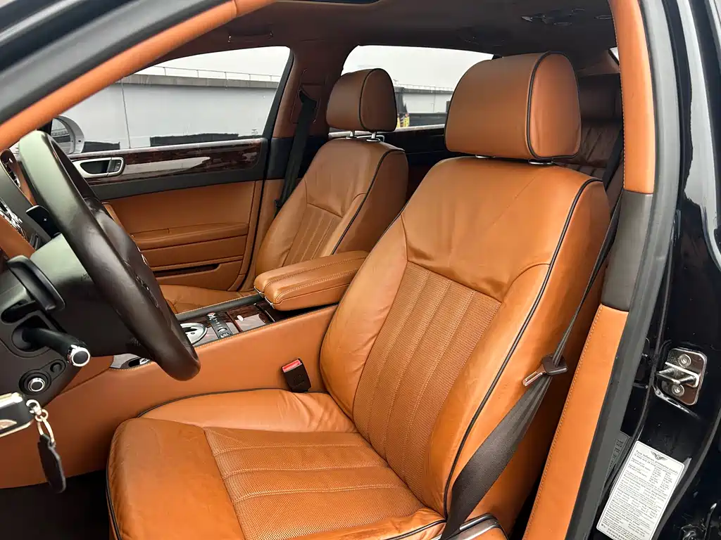 Bentley Flying Spur 2010 6.0T мест
