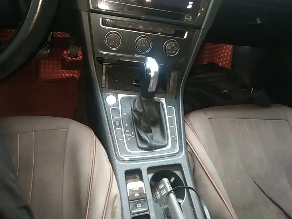 Volkswagen Golf — миниатюра 14
