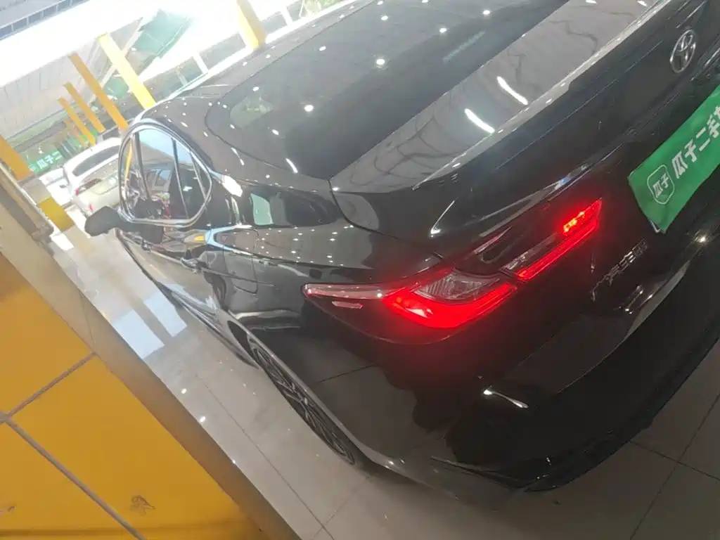 Toyota Camry — миниатюра 23