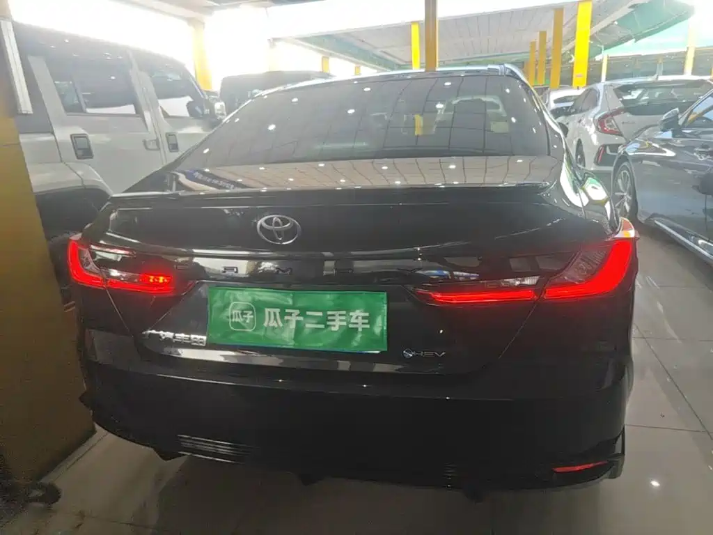 Toyota Camry — миниатюра 4