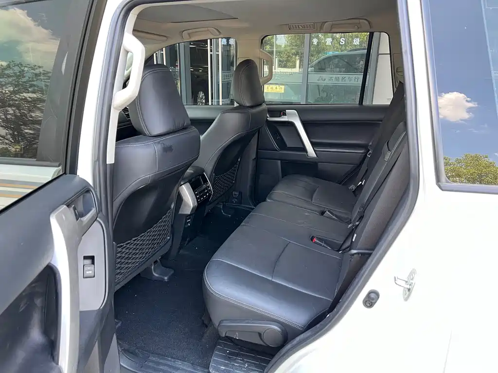 Toyota Prado — миниатюра 10