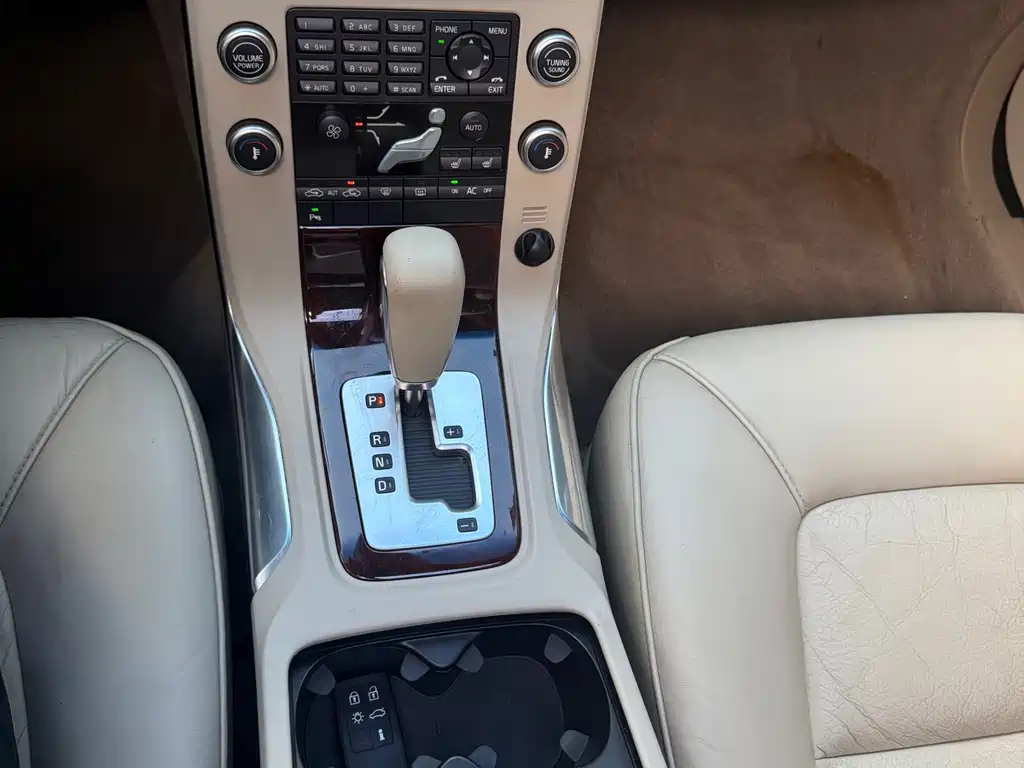 Volvo S80L — миниатюра 21