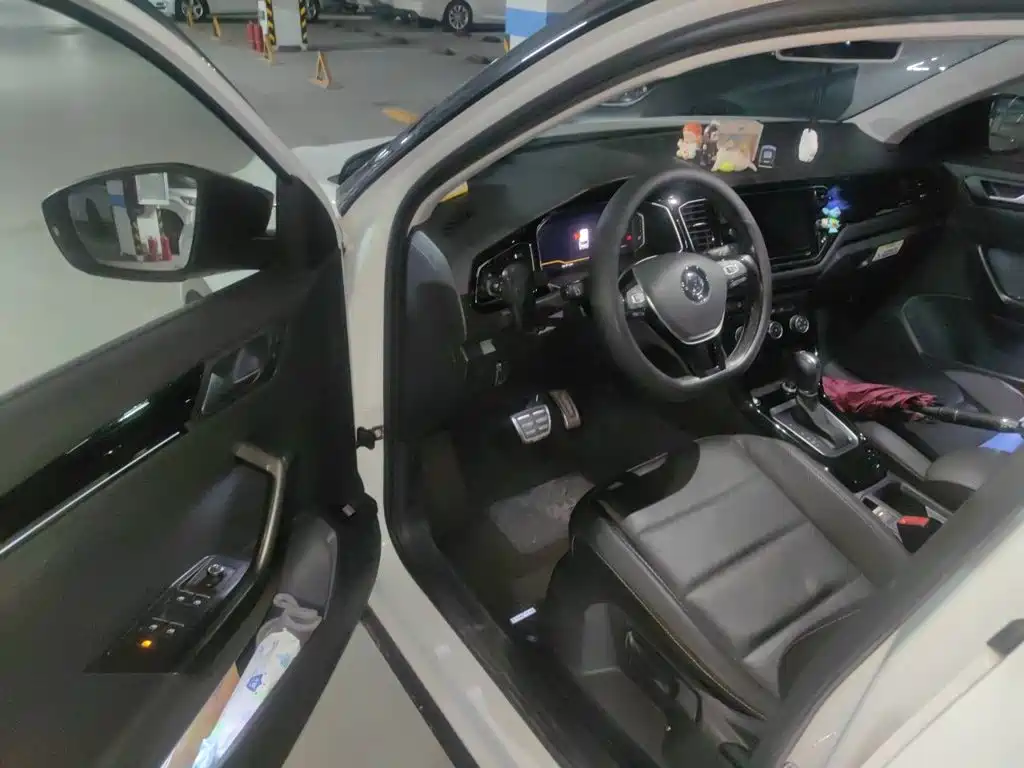 Volkswagen T-Roc — миниатюра 17
