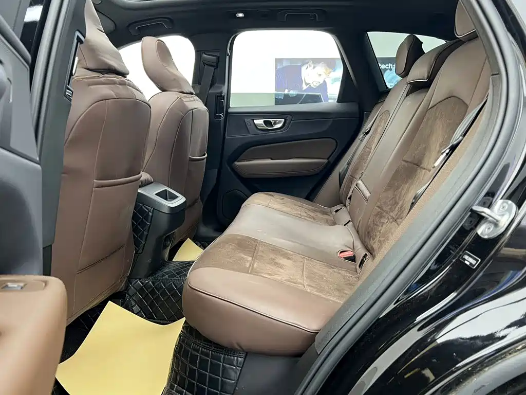 Volvo XC60 — миниатюра 36