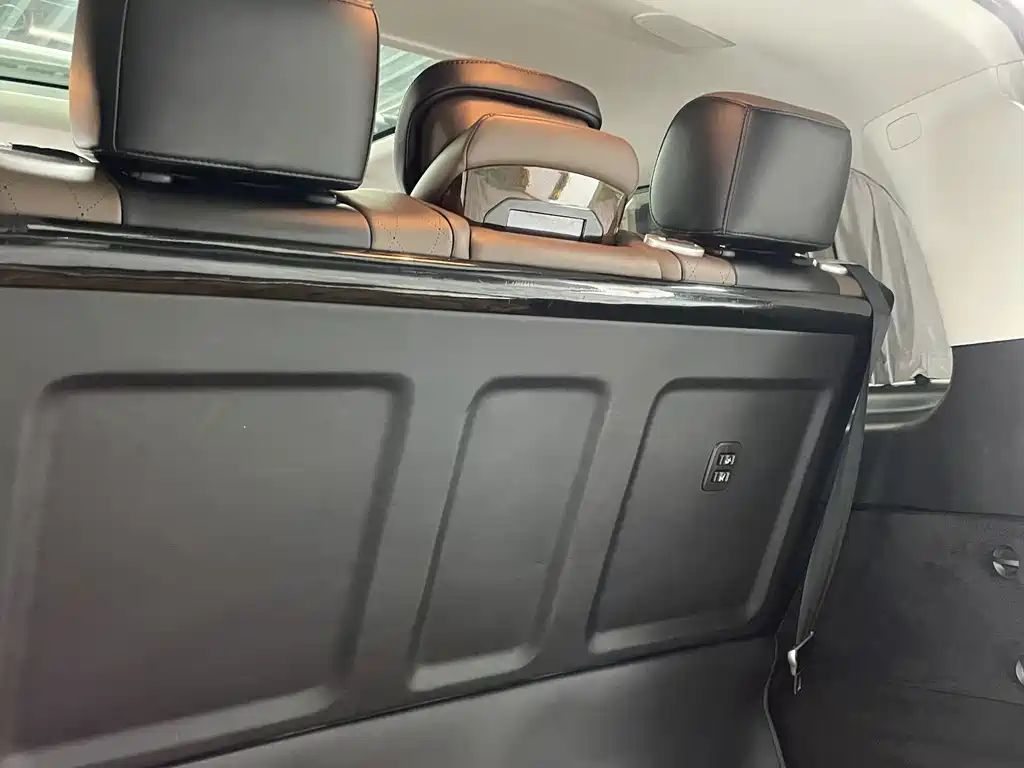 Mercedes-Benz V-Class — миниатюра 25