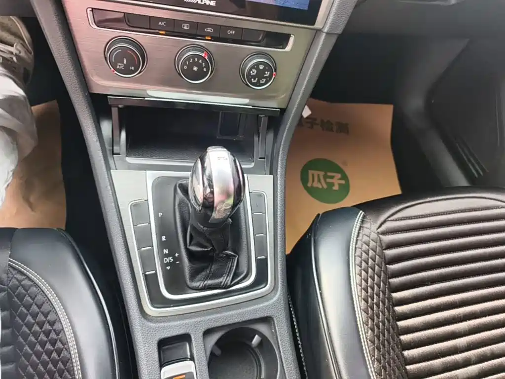Volkswagen Golf — миниатюра 14
