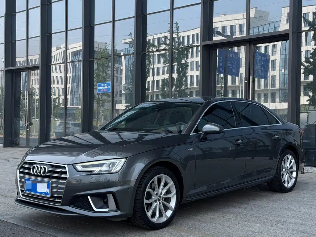 Audi A4L 2019
