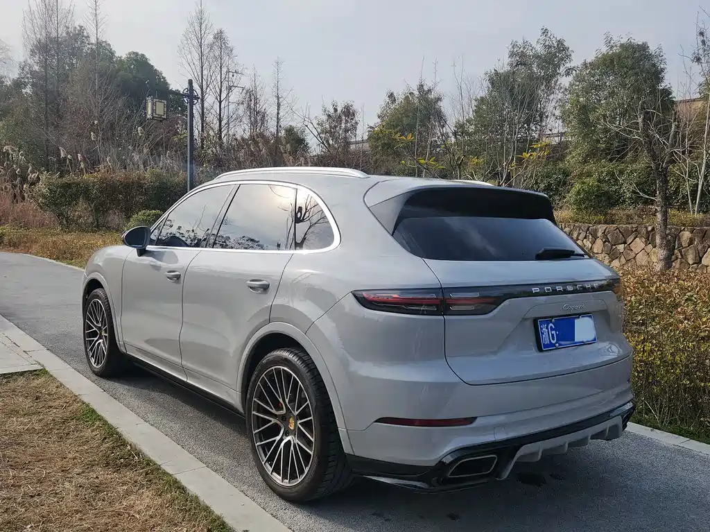 PORSCHE CAYENNE