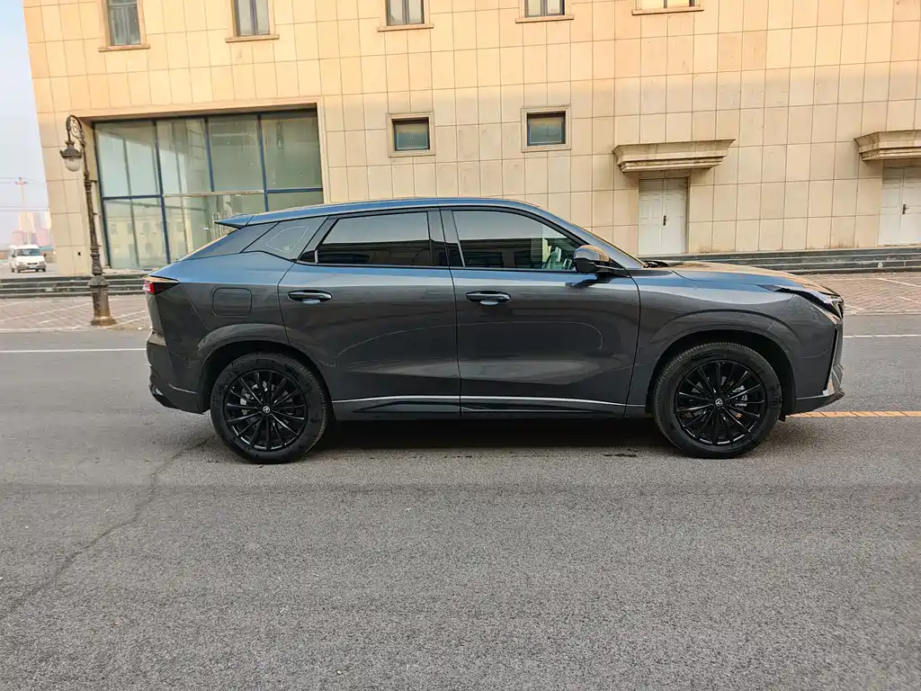 CHANGAN UNI Z NEW ENERGY