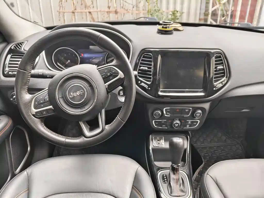 Jeep Compass — миниатюра 3