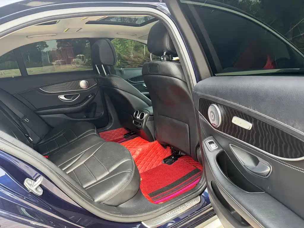 Mercedes-Benz C-Class — миниатюра 9