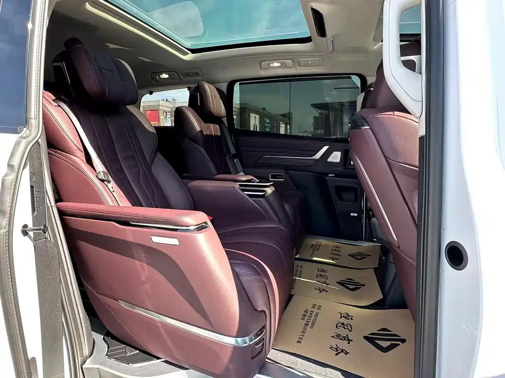Buick Century 2023 2.0T мест