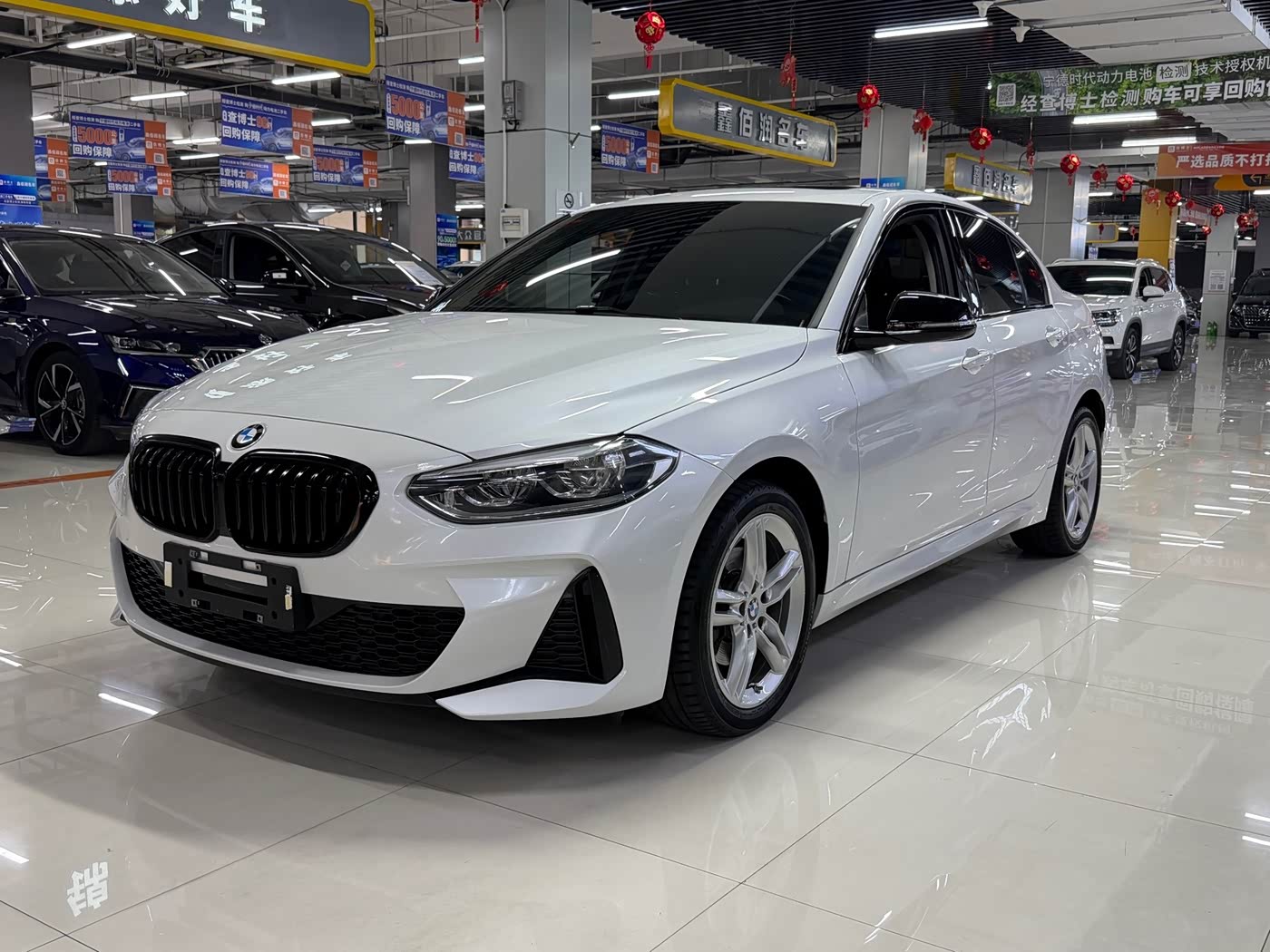 BMW 1 Series 1.5 л 2023 г. Белый, пробег 28000 км