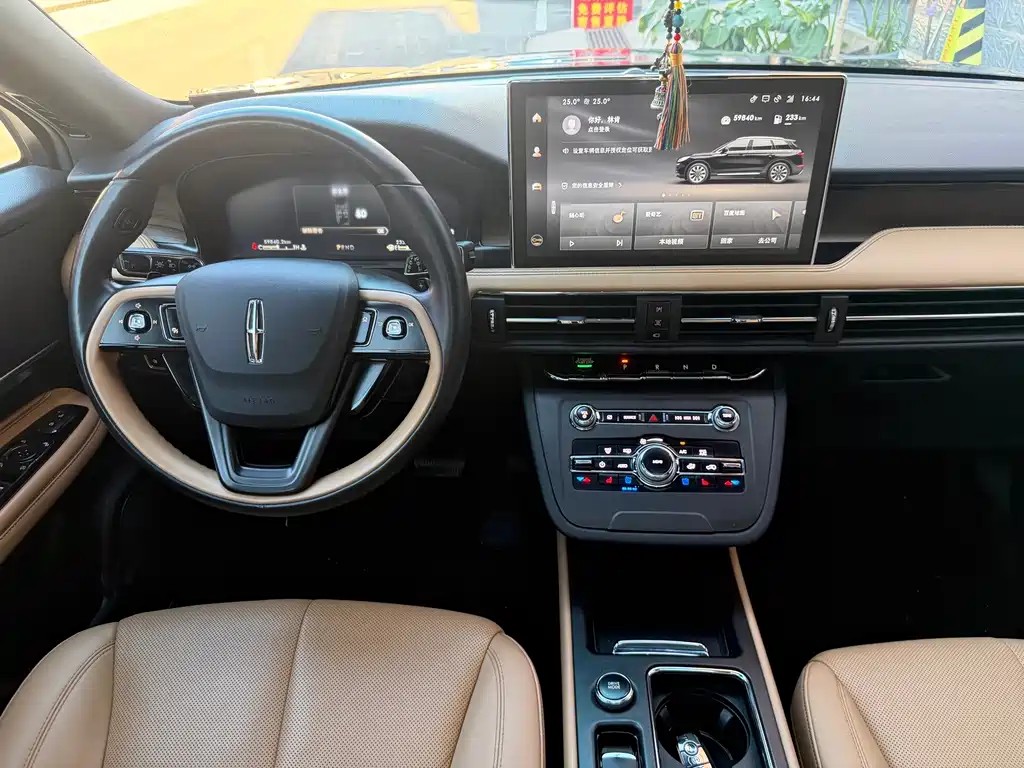 Lincoln Corsair — миниатюра 13