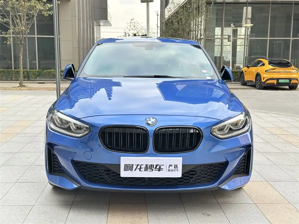 BMW 1 SERIES