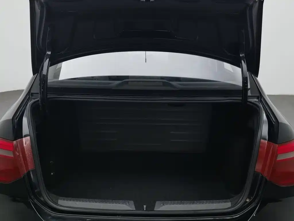 Volkswagen Jetta — миниатюра 16