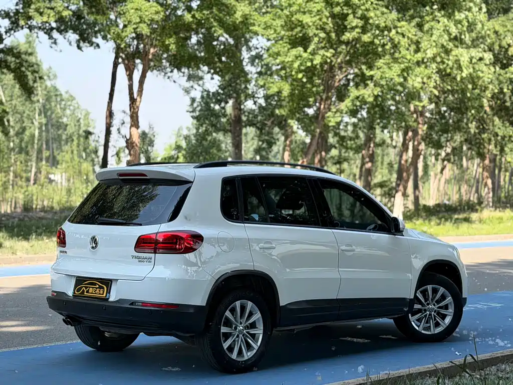 Volkswagen Tiguan - фото 7