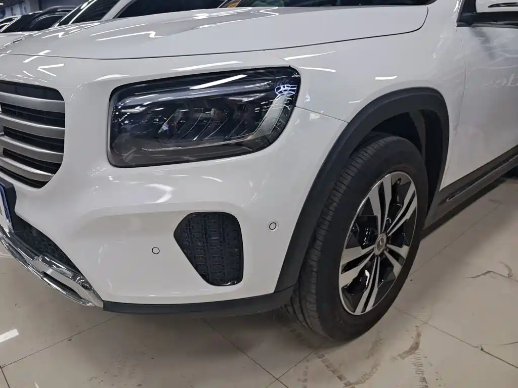 Mercedes-Benz GLB — миниатюра 10