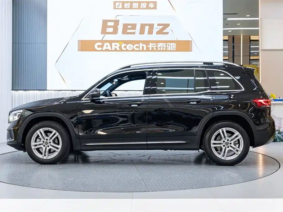 MERCEDES-BENZ GLB