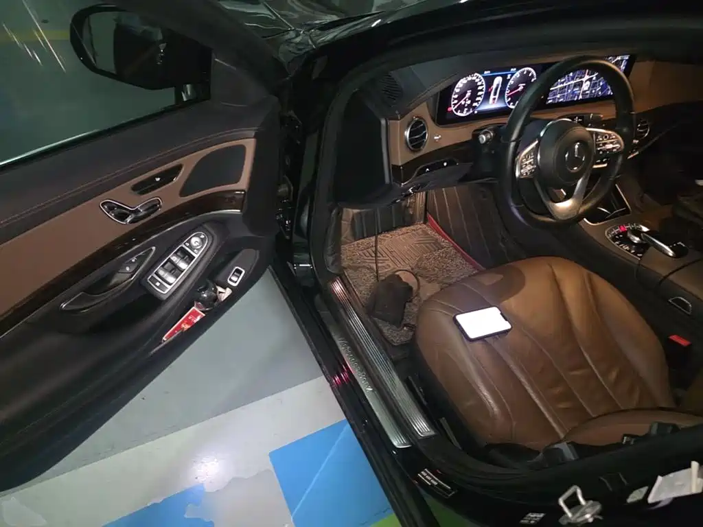 Mercedes-Benz S-Class — миниатюра 21