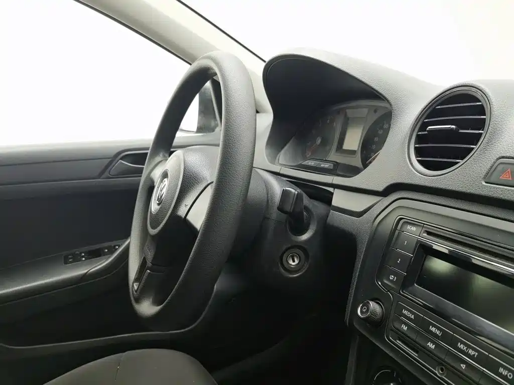 Volkswagen Jetta — миниатюра 22