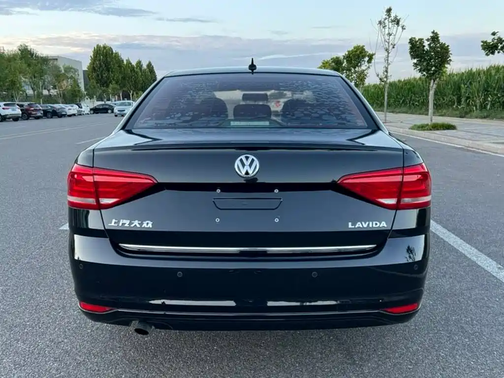 Volkswagen Lavida — миниатюра 4